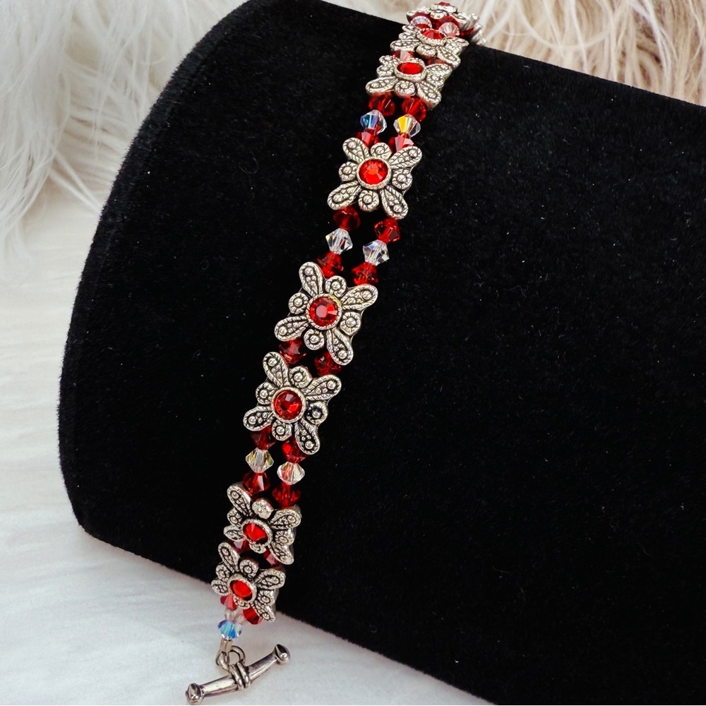 Vintage Silvertone red reflective holiday bracelet